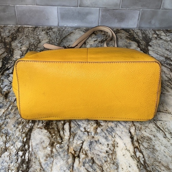 Michael Kors BEDFORD LEATHER ZIP POCKET TOTE - Picture 7 of 12